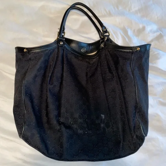 Authentic Black Gucci XL Suckey - Picture 3 of 9